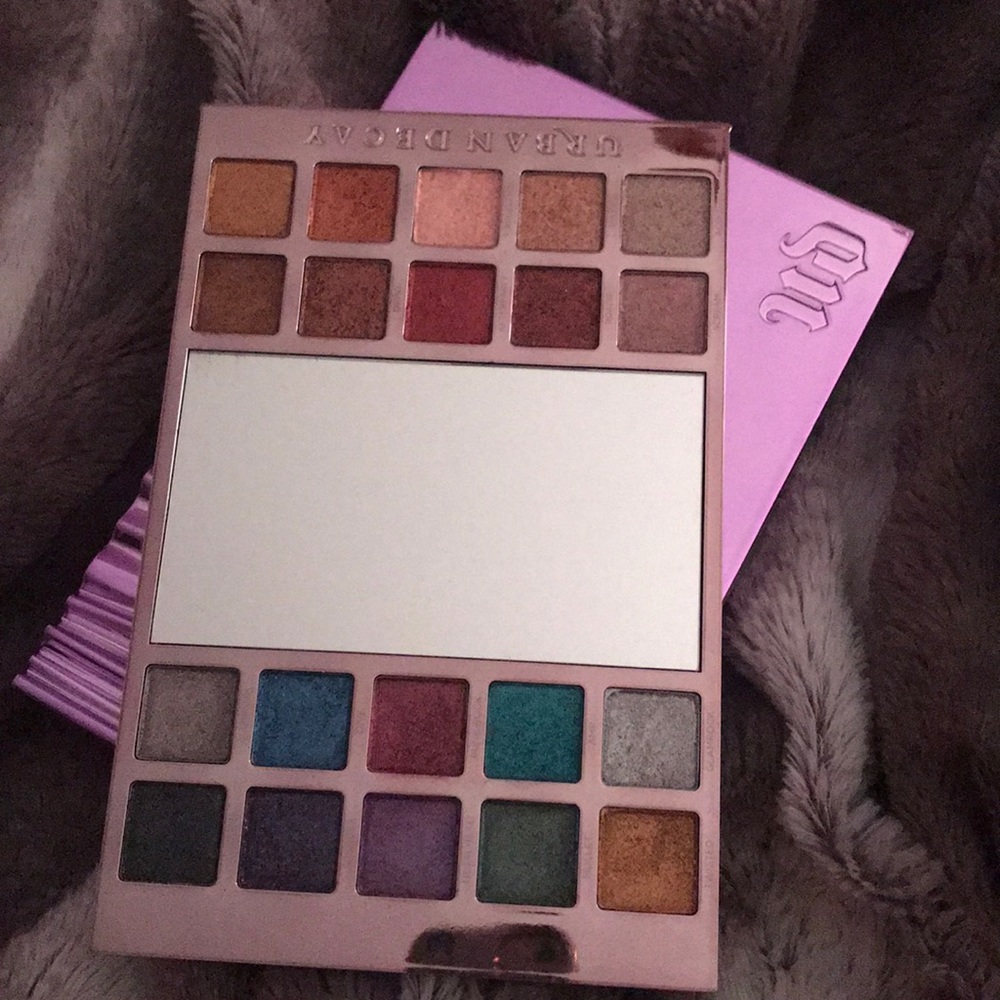 Urban decay heavy metals palette